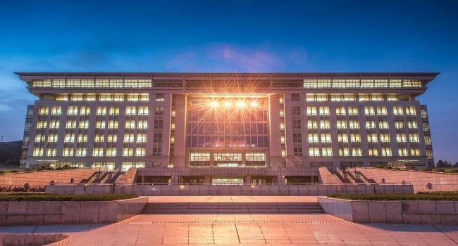 2017年济南大学成人高考专升本英语考试真题及答案